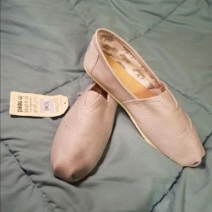 Women’s 9 Grey TOMS